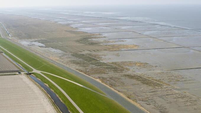‘Wisselpolders’ langs de kust redden levens bij dijkdoorbraak